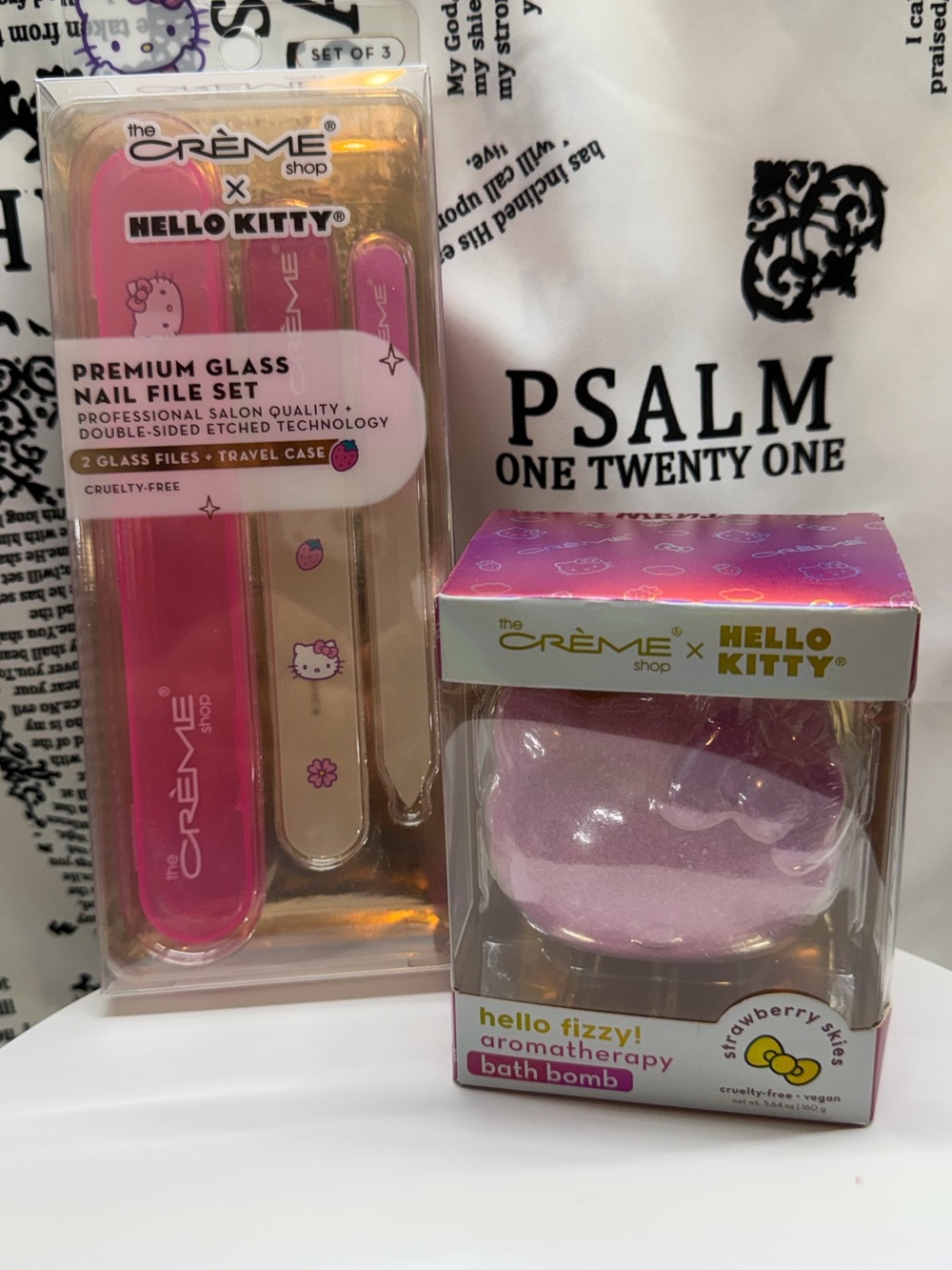 New x Hello Kitty Pink Premium Glass Nail File Set & Pink Bath Bomb